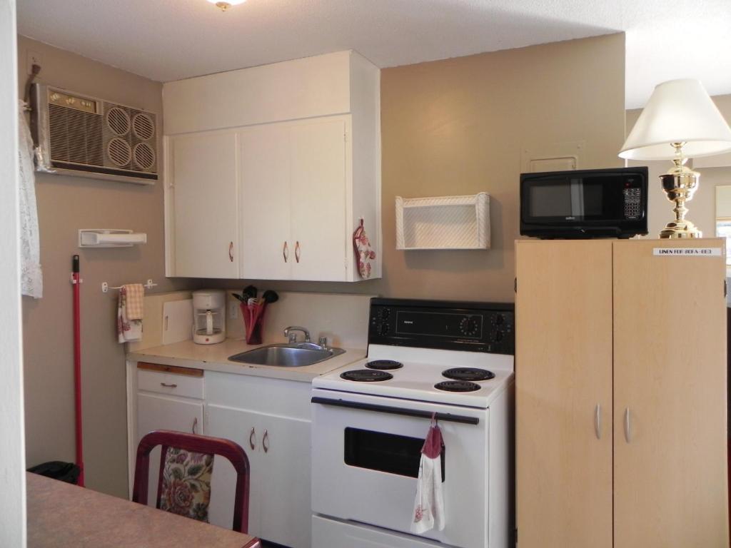 Destiny Beach Resort Osoyoos Δωμάτιο φωτογραφία